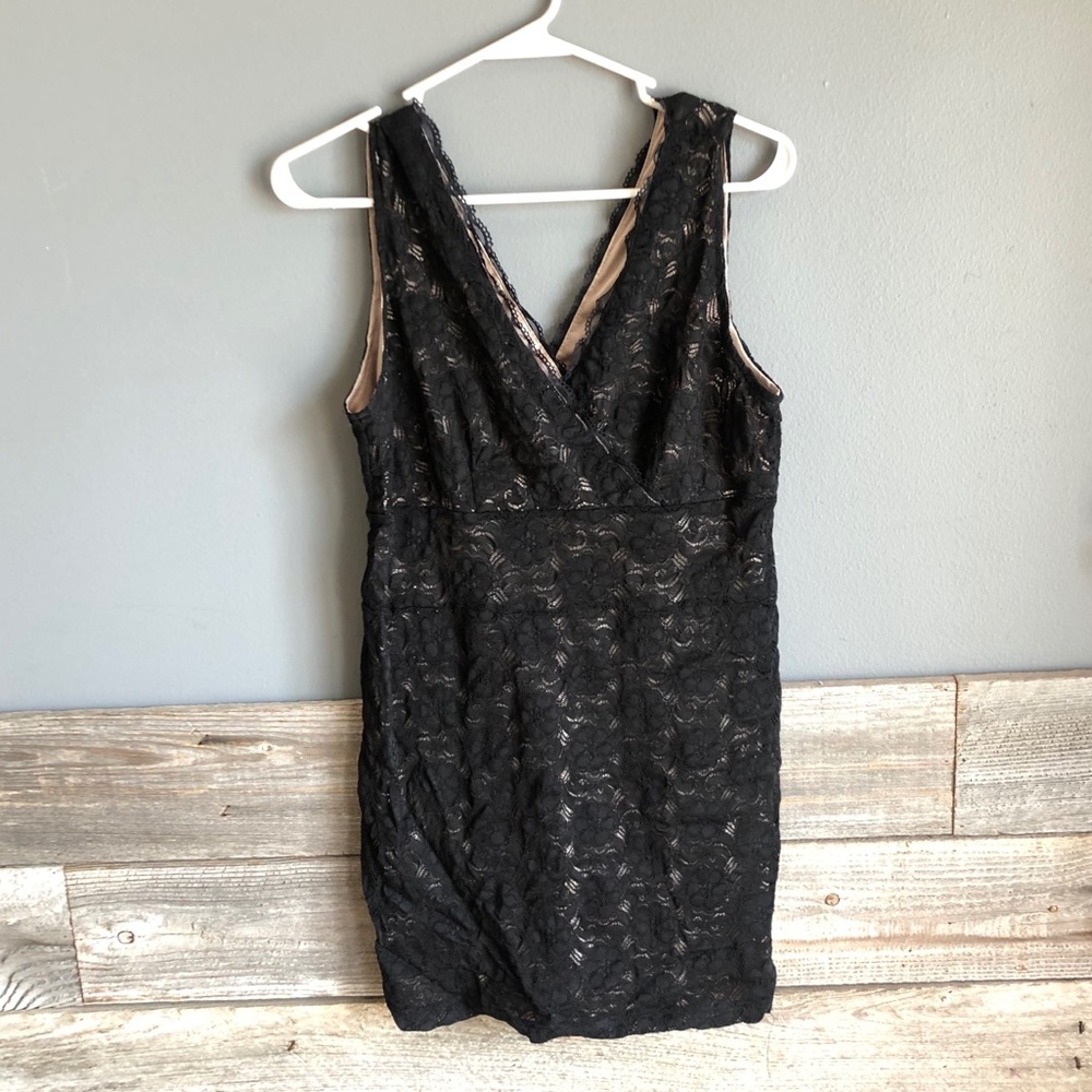 Lace fitted dress